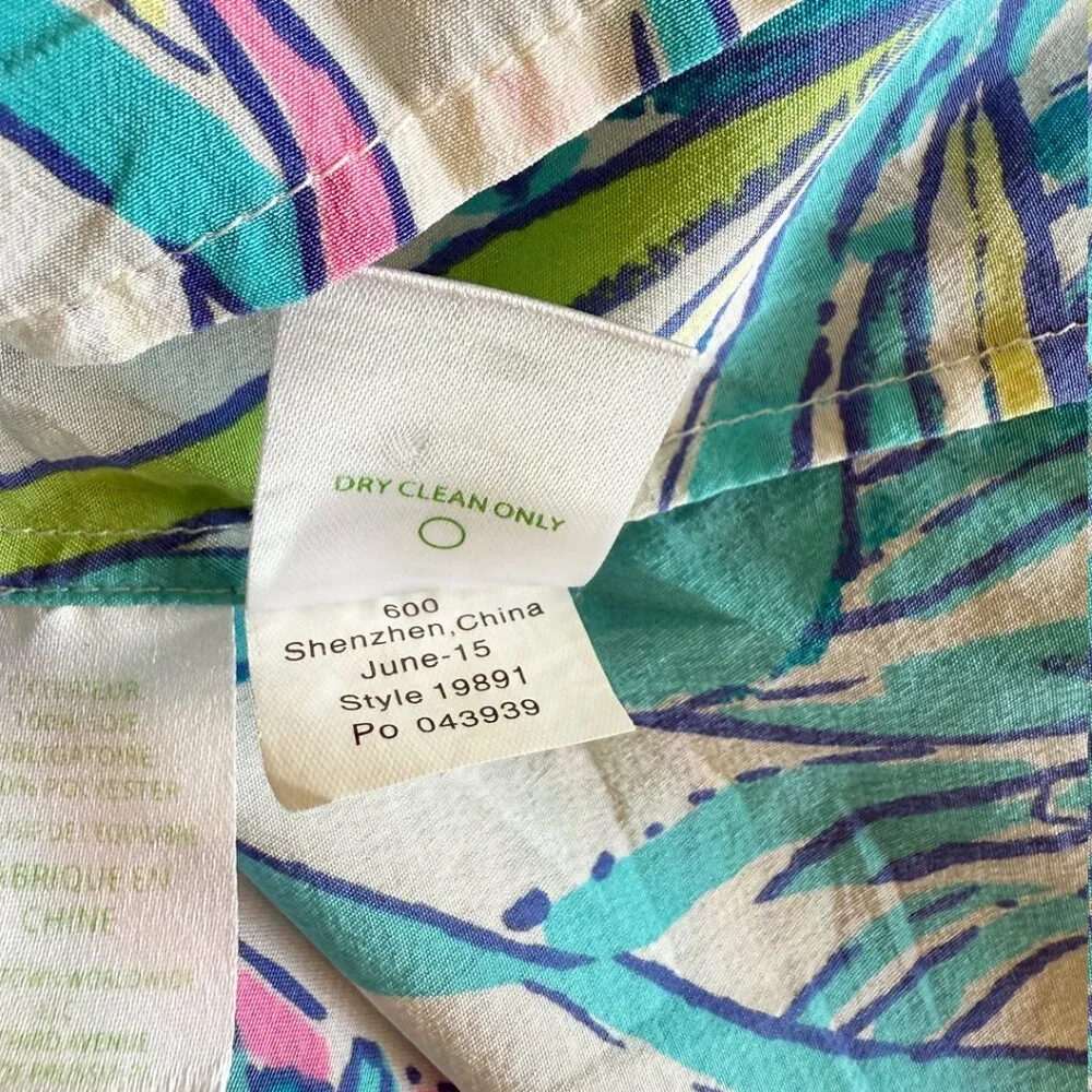 Lilly Pulitzer 100% Silk Tank Blouse, Blue Pattern with Gold Button Back, Size M - Picture 9 of 9